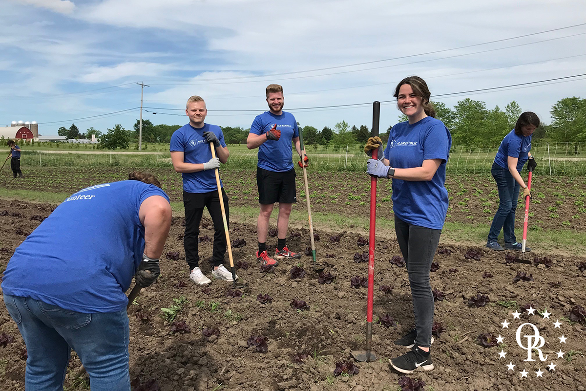 Volunteer_Farm 2